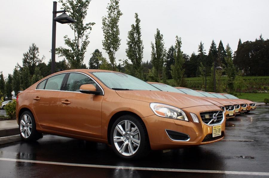  Volvo S60 2010 года  (фото 96 из 226)